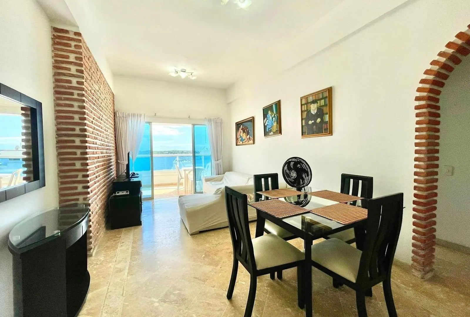 Hermoso Apartamento Con Balcon Y Vista Al Mar. contacts